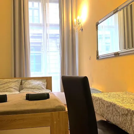Of By Small * Budapešť