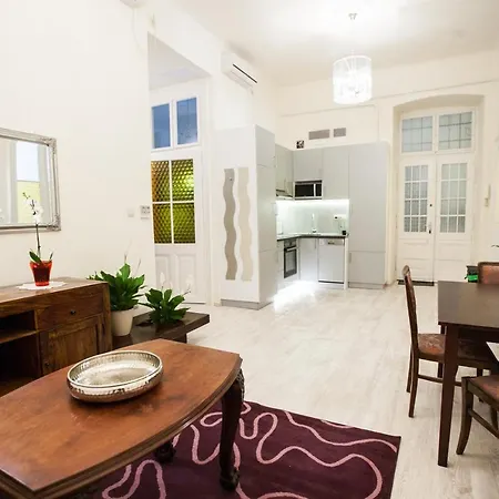 Guest house Of By Small *